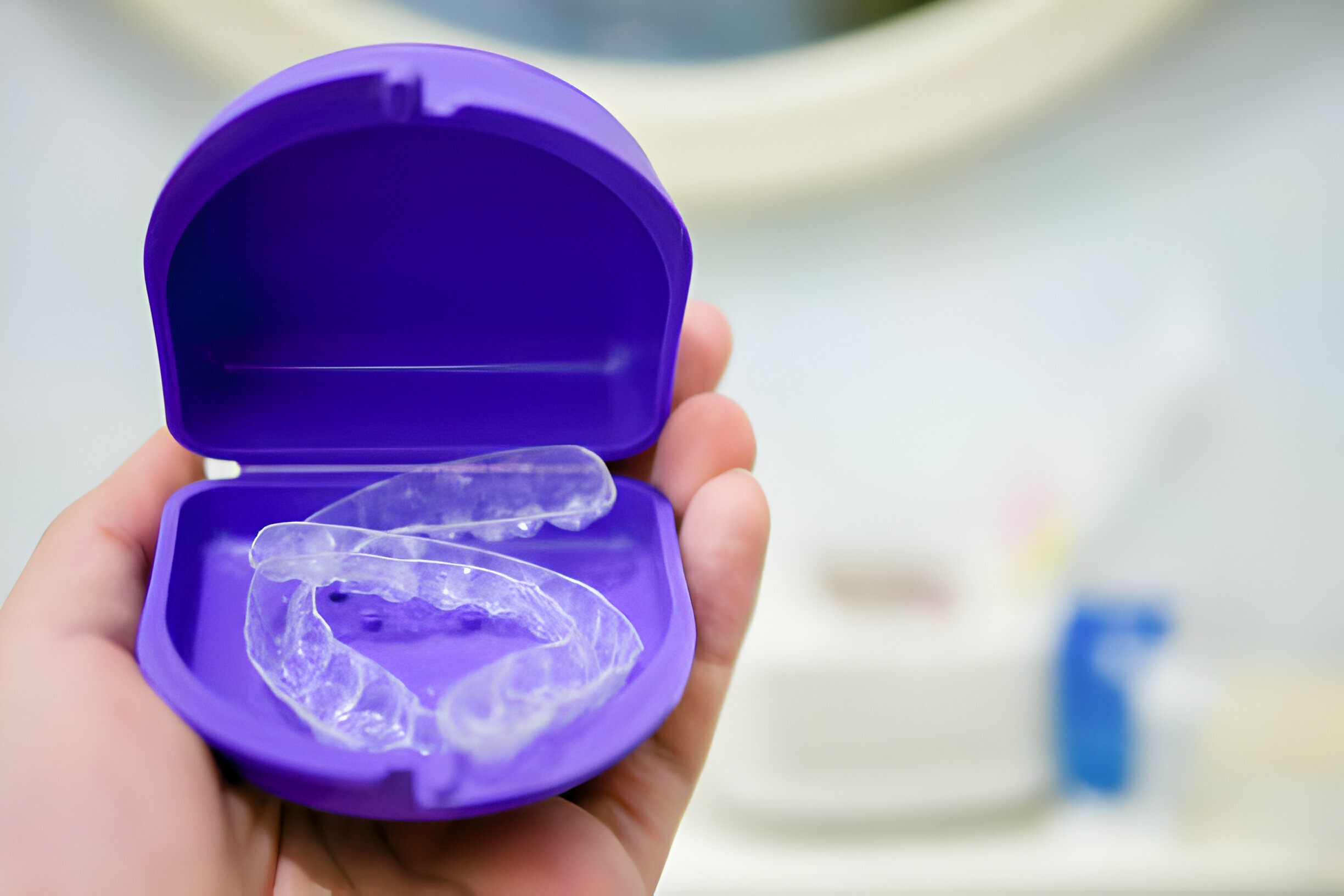 Is Invisalign Treatment Helpful In Closing Tooth Gaps Effectively?_1